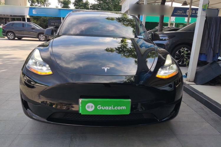 Used Tesla Model Y 2022 Rear-Wheel-Drive Version Front