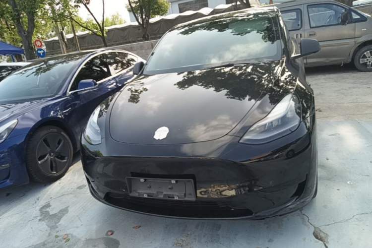 Used Tesla Model Y 2022 Rear-Wheel-Drive Version Front