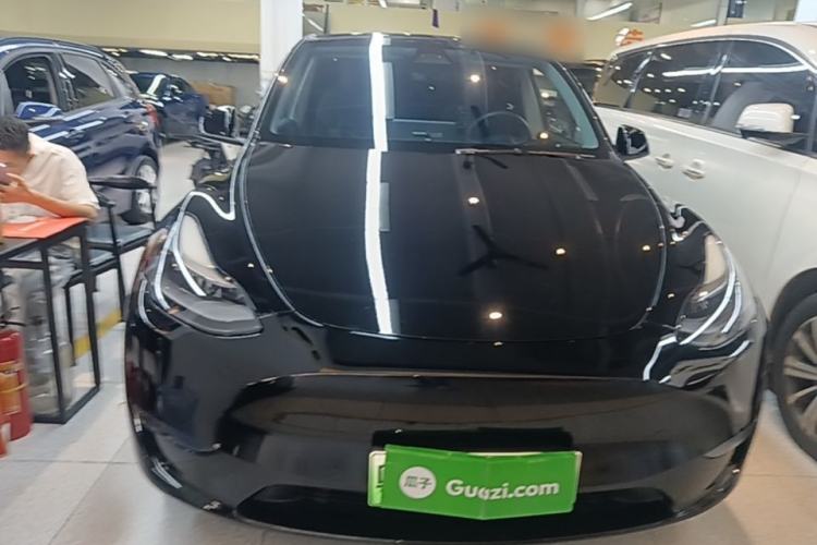 Used Tesla Model Y 2022 Long-Range All-Wheel-Drive Version Front