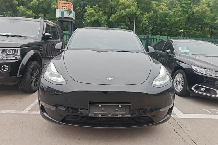 Used Tesla Model Y 2022 Long-Range All-Wheel-Drive Version Front
