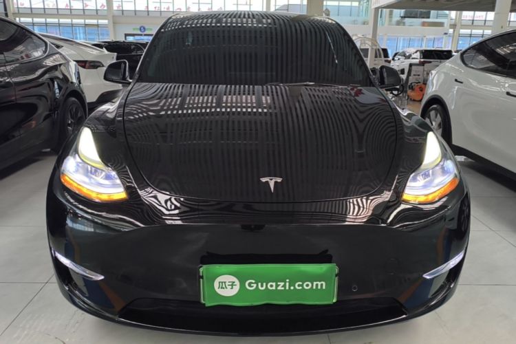 Used Tesla Model Y 2022 Long-Range All-Wheel-Drive Version Front