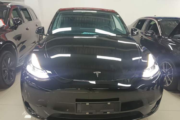 Used Tesla Model Y 2022 Rear-Wheel-Drive Version Front