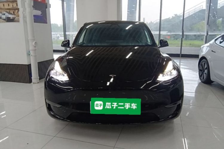 Used Tesla Model Y 2022 Long-Range All-Wheel-Drive Version Front