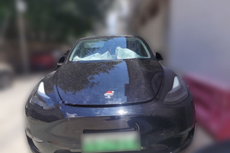 Used Tesla Model Y 2022 Long-Range All-Wheel-Drive Version Front