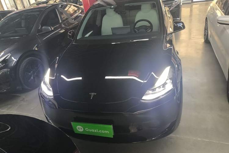 Used Tesla Model Y 2022 Rear-Wheel-Drive Version Front