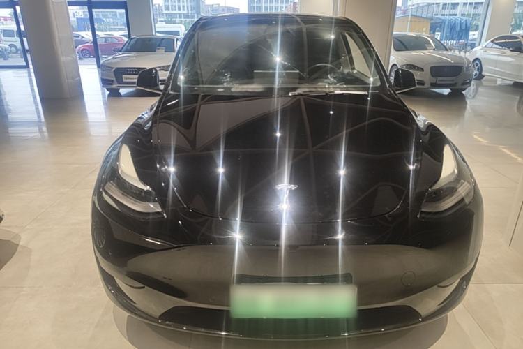 Used Tesla Model Y 2022 Rear-Wheel-Drive Version Front