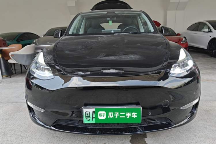 Used Tesla Model Y 2022 Long-Range All-Wheel-Drive Version Front
