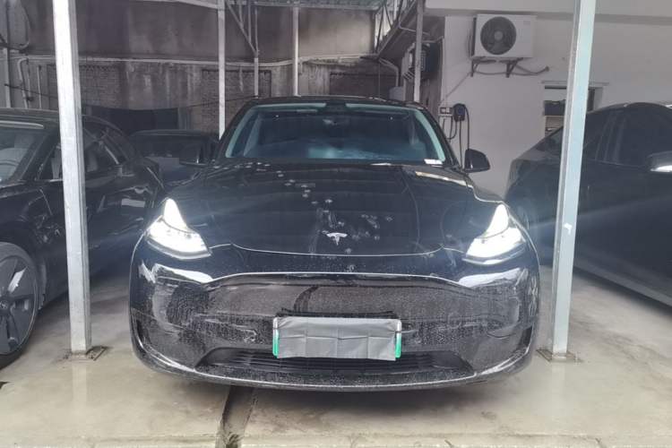 Used Tesla Model Y 2022 Rear-Wheel-Drive Version Front
