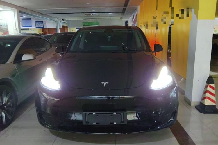 Used Tesla Model Y 2022 Rear-Wheel-Drive Version Front