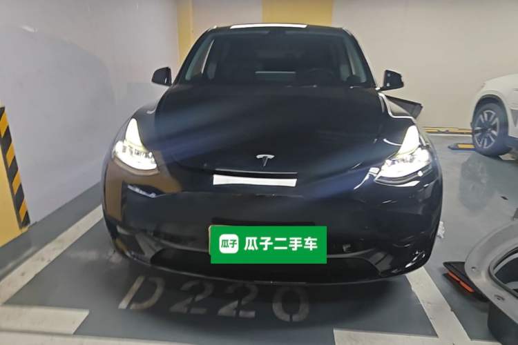 Used Tesla Model Y 2022 Rear-Wheel-Drive Version Front