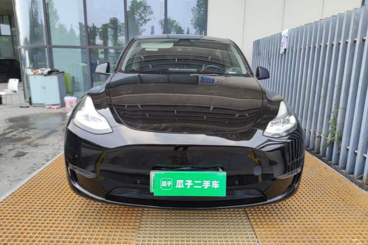 Used Tesla Model Y 2022 Long-Range All-Wheel-Drive Version Front