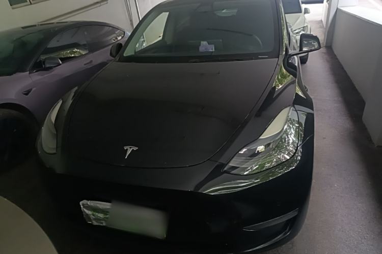 Used Tesla Model Y 2022 Long-Range All-Wheel-Drive Version Front
