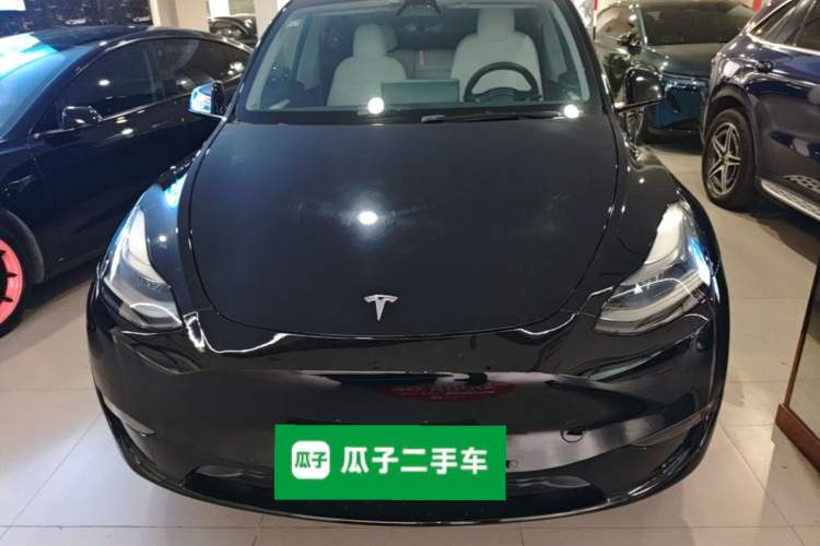 Used Tesla Model Y 2022 Long-Range All-Wheel-Drive Version Front