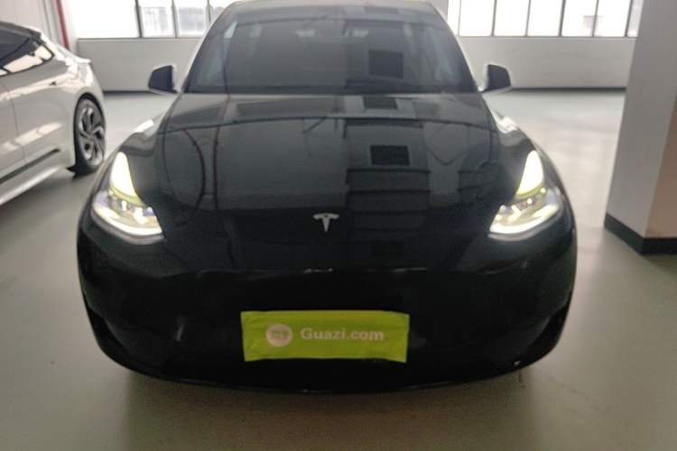 Used Tesla Model Y 2022 Rear-Wheel-Drive Version Front