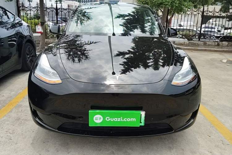 Used Tesla Model Y 2022 Rear-Wheel-Drive Version Front