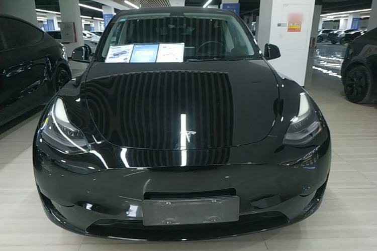 Used Tesla Model Y 2022 Rear-Wheel-Drive Version Front