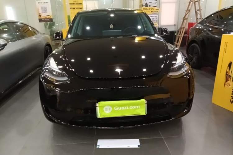Used Tesla Model Y 2022 Rear-Wheel-Drive Version Front