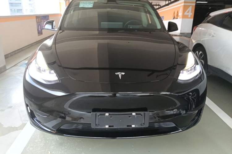 Used Tesla Model Y 2022 Rear-Wheel-Drive Version Front