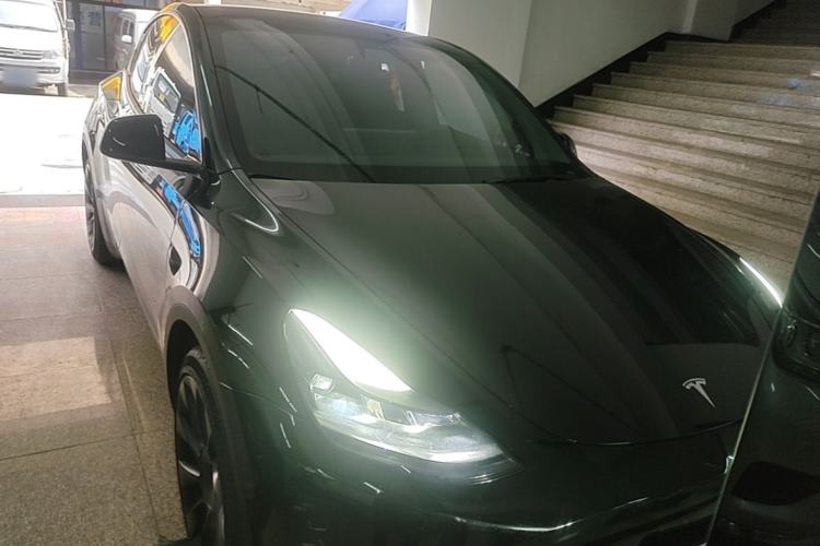 Used Tesla Model Y 2022 Rear-Wheel-Drive Version Front