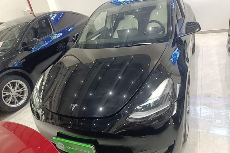 Used Tesla Model Y 2022 Rear-Wheel-Drive Version Front