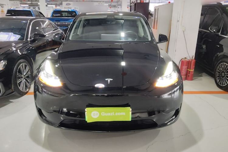 Used Tesla Model Y 2022 Rear-Wheel-Drive Version Front