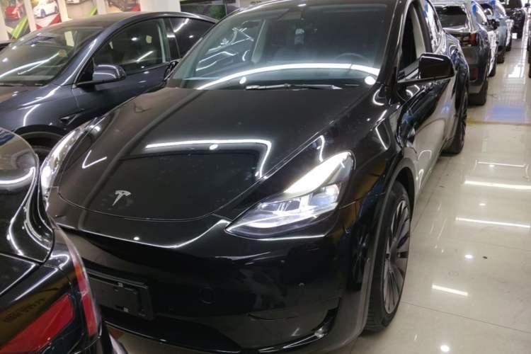 Used Tesla Model Y 2022 Rear-Wheel-Drive Version Front