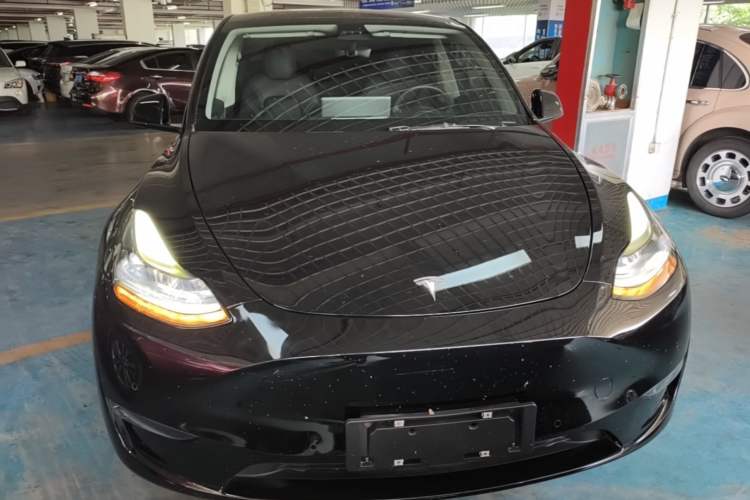 Used Tesla Model Y 2022 Long-Range All-Wheel-Drive Version Front