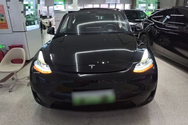 Used Tesla Model Y 2022 Rear-Wheel-Drive Version Front