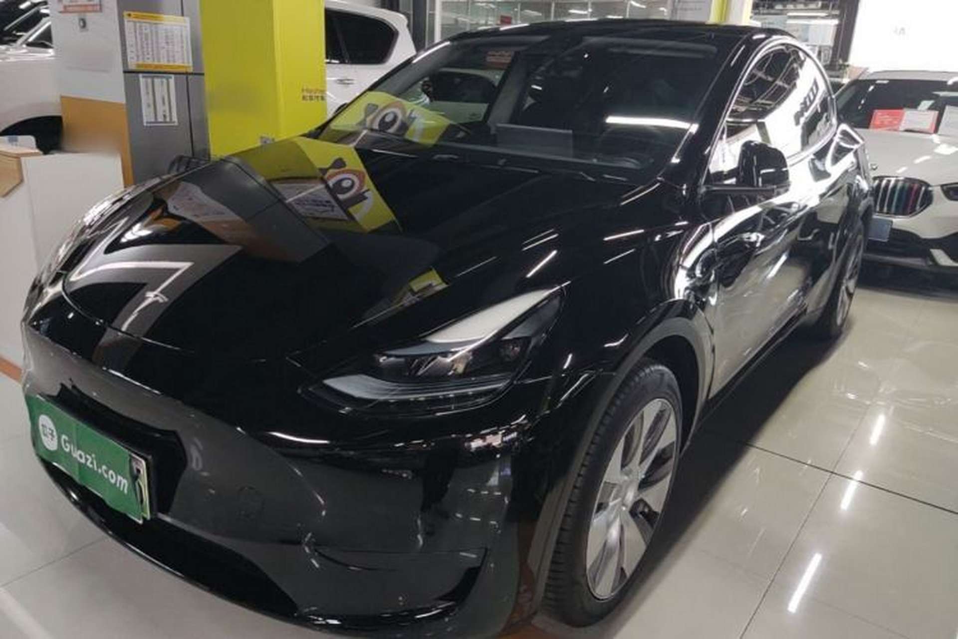 Used Tesla Model Y 2022 Rear-Wheel-Drive Version Front Left 45 Deg