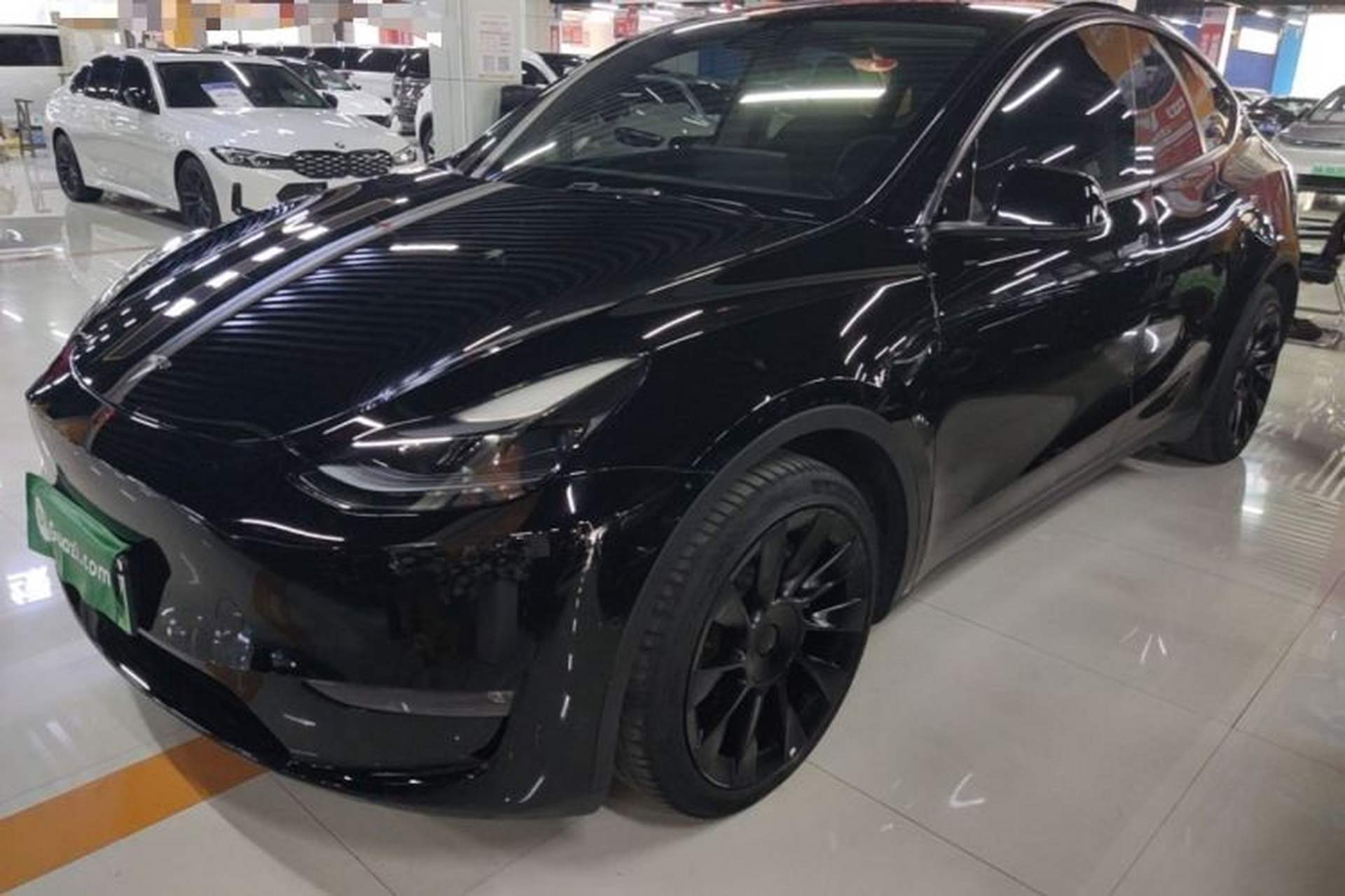 Used Tesla Model Y 2022 Long-Range All-Wheel-Drive Version Front Left 45 Deg