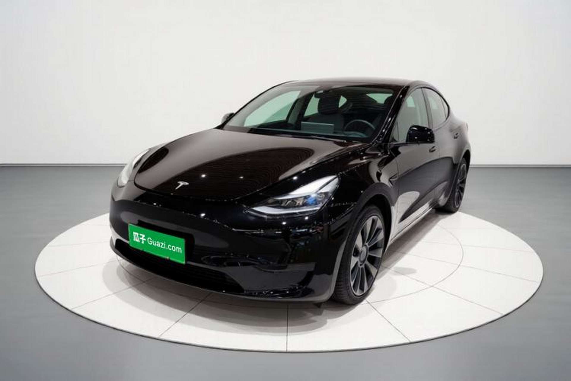 Used Tesla Model Y 2022 Rear-Wheel-Drive Version Front Left 45 Deg