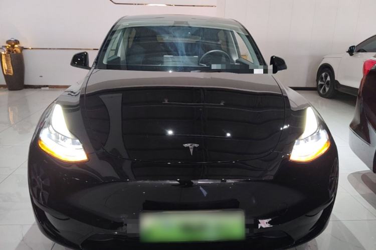 Used Tesla Model Y 2022 Rear-Wheel-Drive Version Front