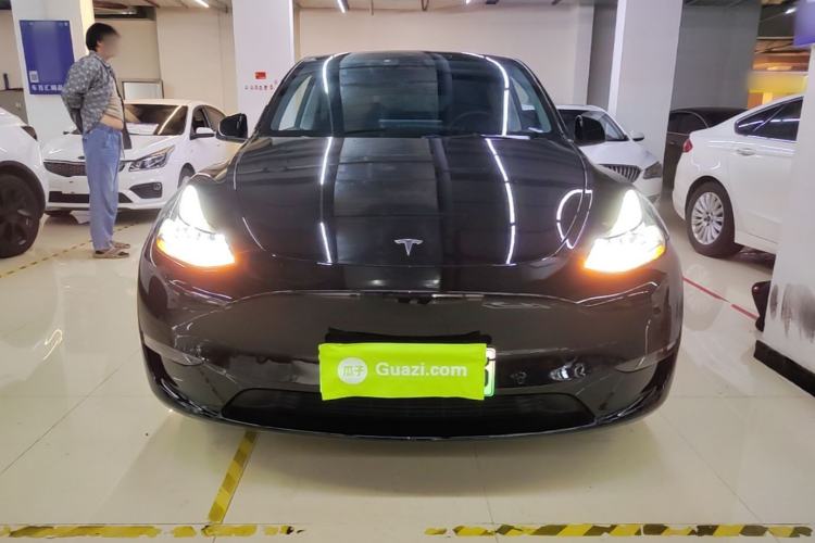 Used Tesla Model Y 2022 Long-Range All-Wheel-Drive Version Front