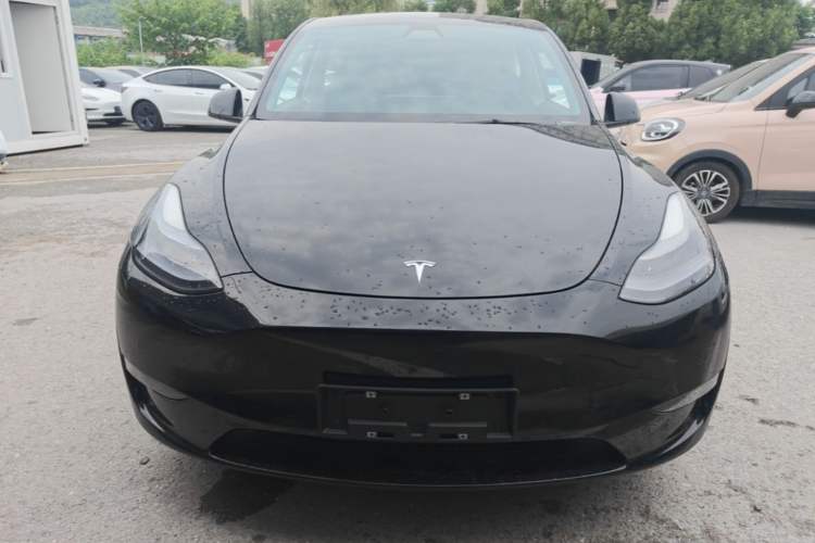 Used Tesla Model Y 2022 Long-Range All-Wheel-Drive Version Front