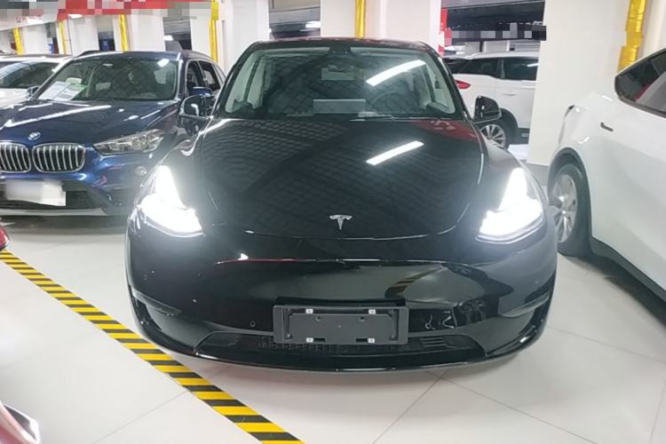 Used Tesla Model Y 2022 Long-Range All-Wheel-Drive Version Front