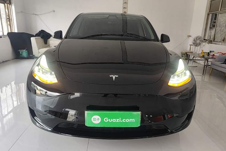 Used Tesla Model Y 2022 Rear-Wheel-Drive Version Front