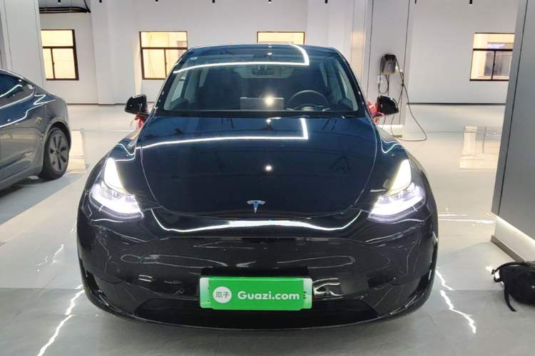 Used Tesla Model Y 2022 Rear-Wheel-Drive Version Front