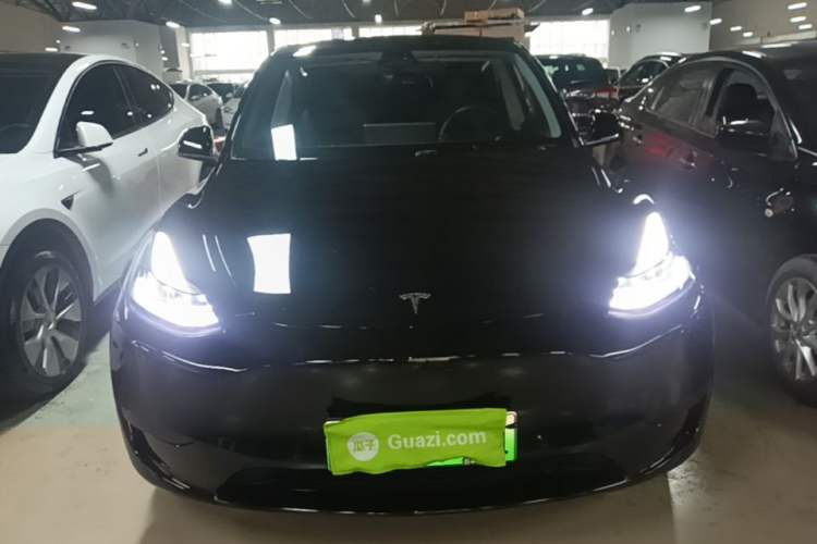 Used Tesla Model Y 2022 Rear-Wheel-Drive Version Front