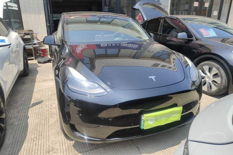 Used Tesla Model Y 2022 Rear-Wheel-Drive Version Front