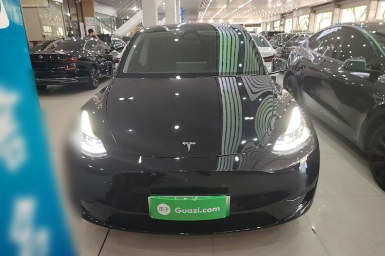 Used Tesla Model Y 2022 Rear-Wheel-Drive Version Front