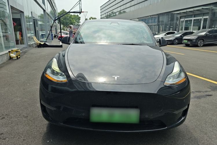 Used Tesla Model Y 2022 Long-Range All-Wheel-Drive Version Front
