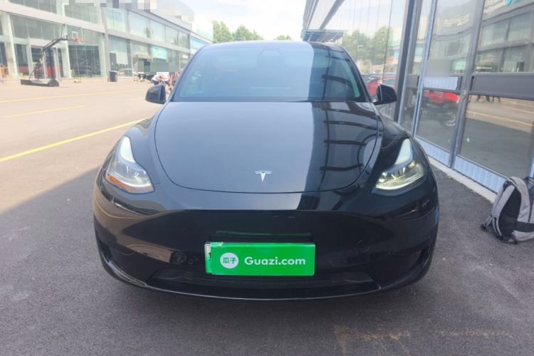 Used Tesla Model Y 2022 Rear-Wheel-Drive Version Front