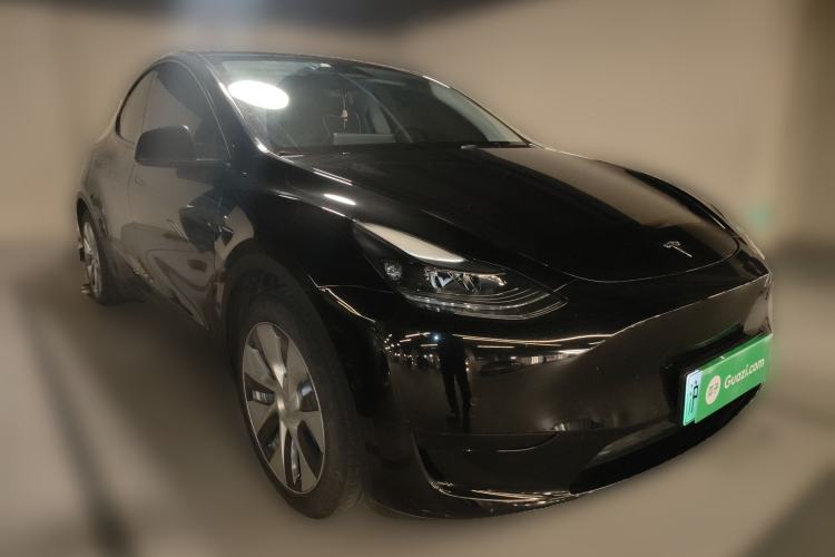 Used Tesla Model Y 2022 Rear-Wheel-Drive Version Front Right 45 Deg