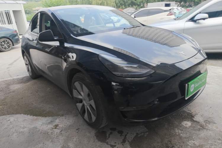 Used Tesla Model Y 2022 Long-Range All-Wheel-Drive Version Front Right 45 Deg