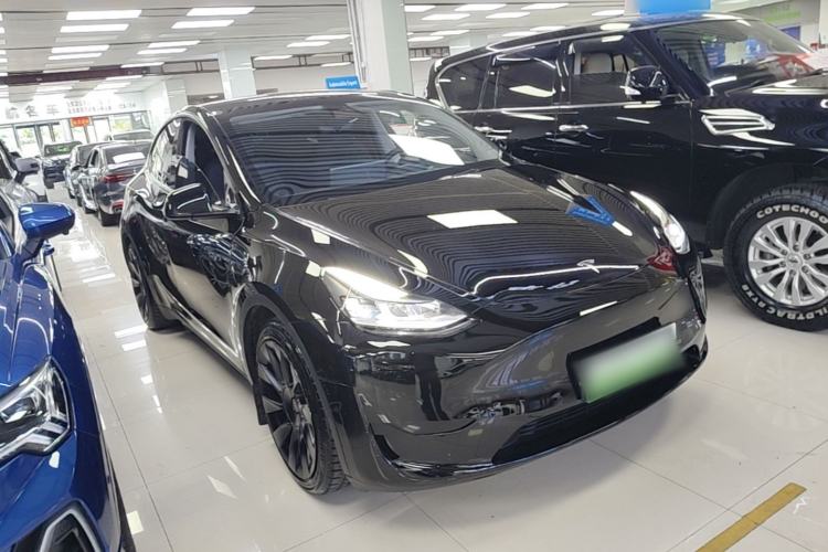 Used Tesla Model Y 2022 Rear-Wheel-Drive Version Front Right 45 Deg