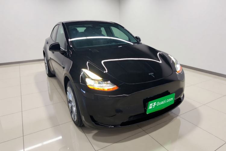 Used Tesla Model Y 2022 Rear-Wheel-Drive Version Front Right 45 Deg
