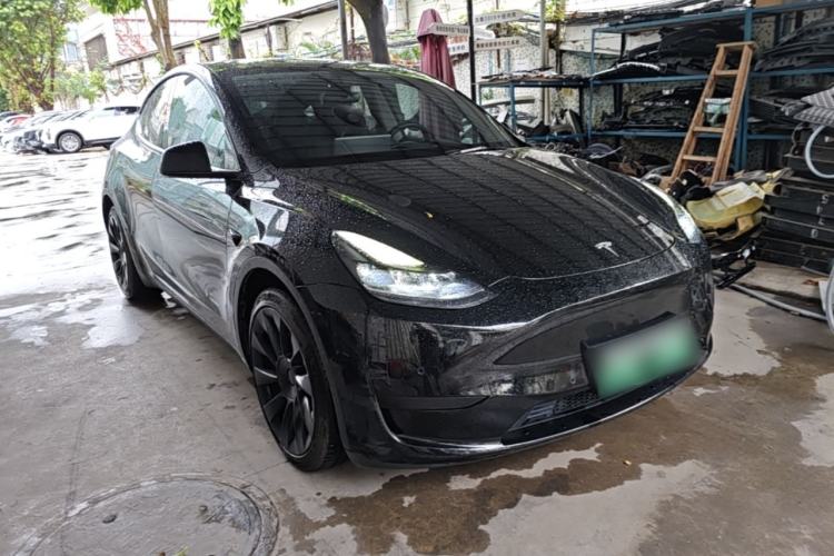 Used Tesla Model Y 2022 Rear-Wheel-Drive Version Front Right 45 Deg