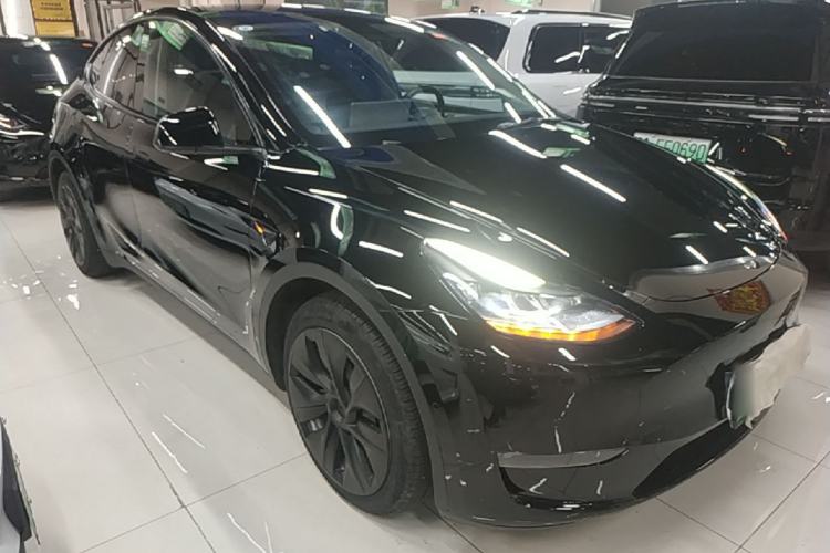 Used Tesla Model Y 2022 Revised Version Long-Range All-Wheel Drive Front Right 45 Deg