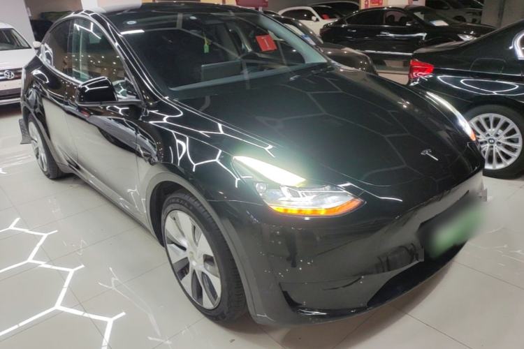 Used Tesla Model Y 2022 Rear-Wheel-Drive Version Front Right 45 Deg