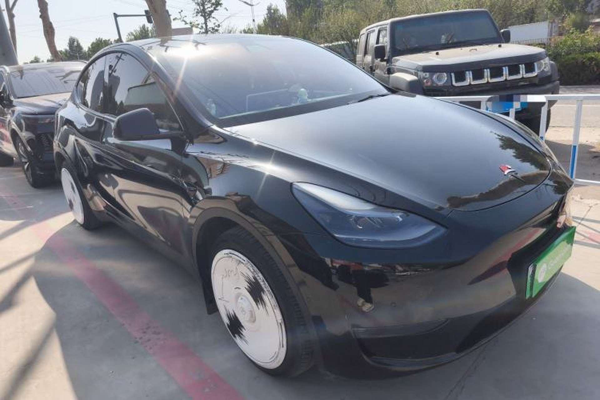 Used Tesla Model Y 2022 Long-Range All-Wheel-Drive Version Front Right 45 Deg